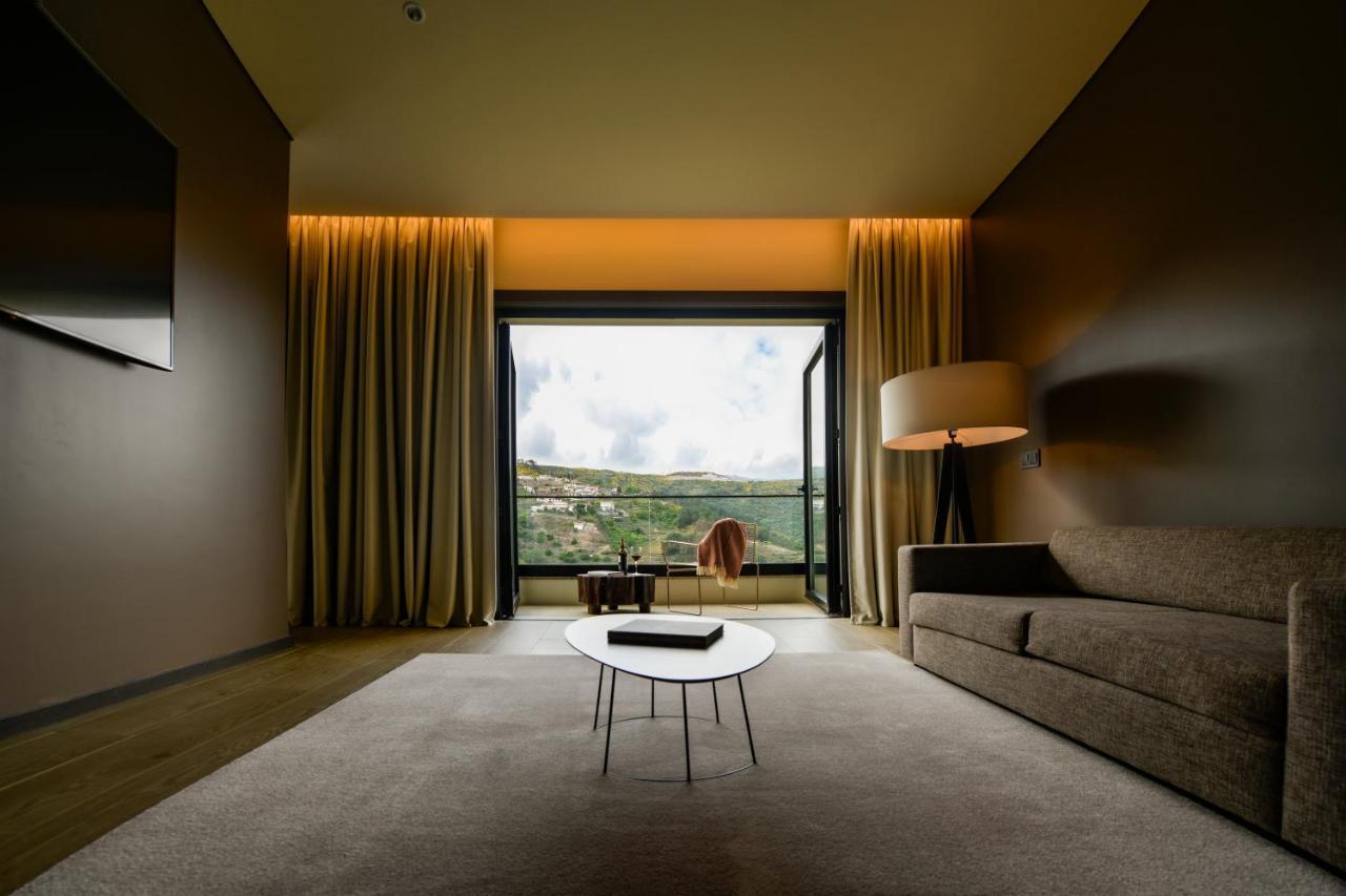 Mw Douro Wine & Spa Santa Marta de Penaguiao Exterior photo A room at the hotel