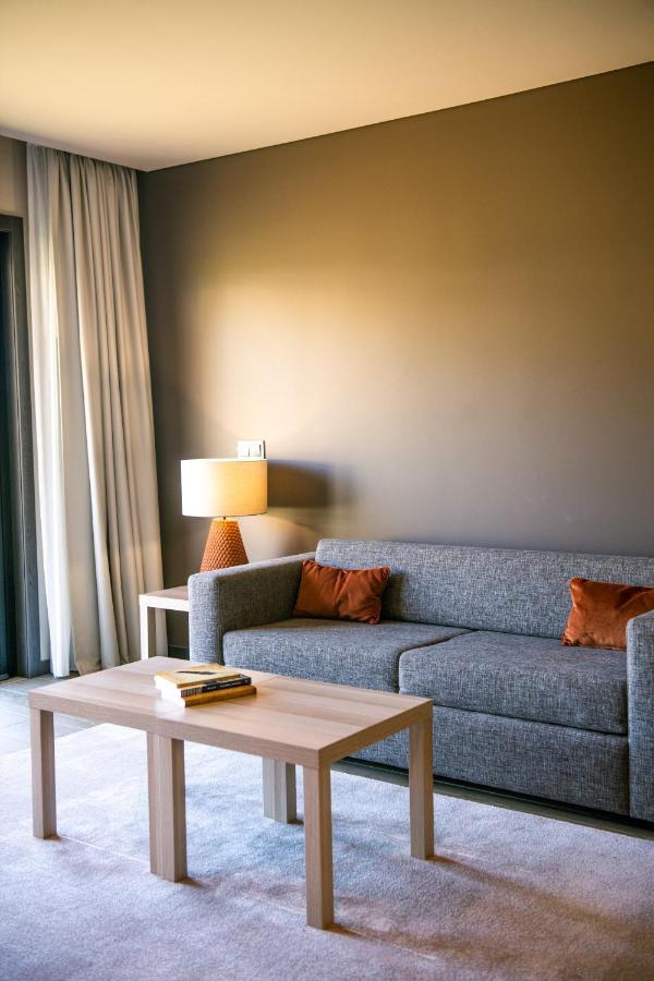Mw Douro Wine & Spa Santa Marta de Penaguiao Exterior photo A living room at the hotel