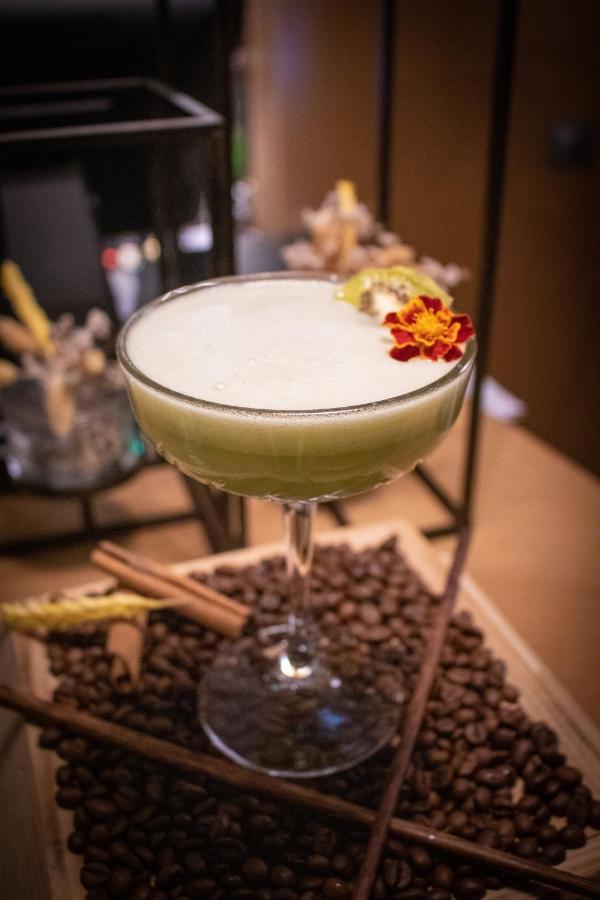 Mw Douro Wine & Spa Santa Marta de Penaguiao Exterior photo A matcha sour