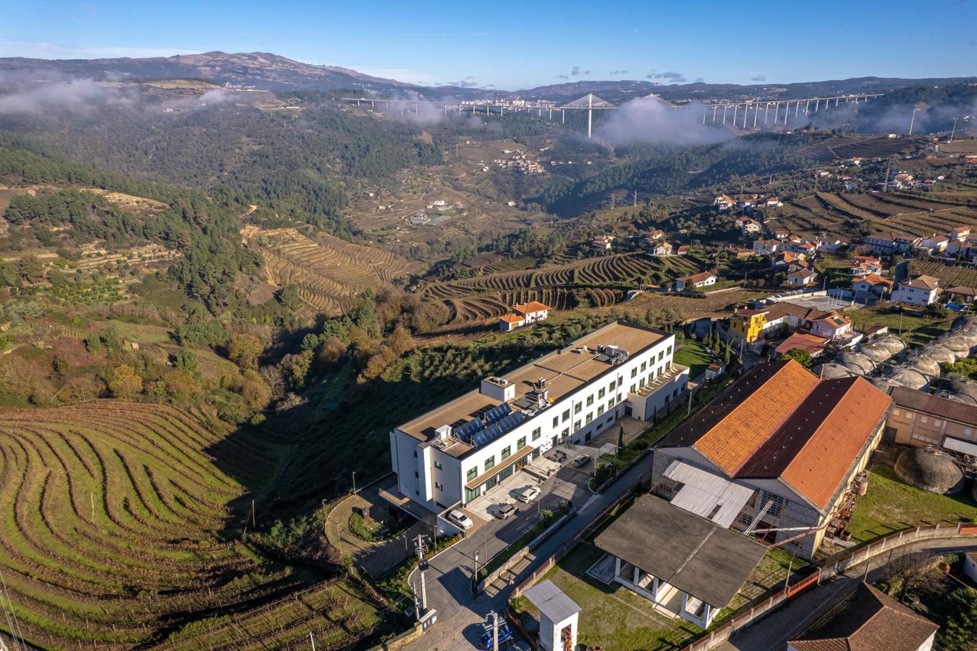 Mw Douro Wine & Spa Santa Marta de Penaguiao Exterior photo Aerial view of the campus of the University of Trás-os-Montes and Alto Minho