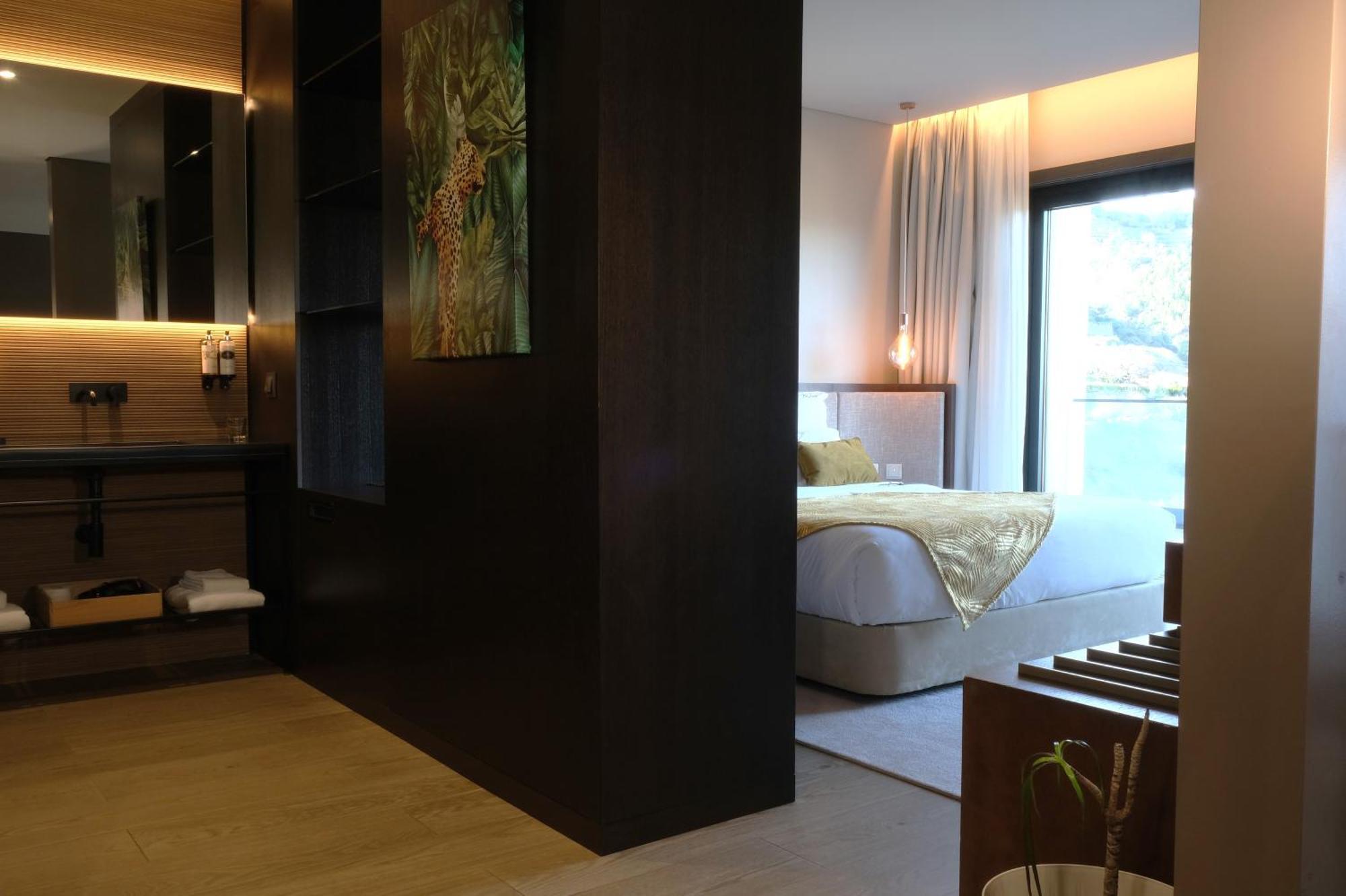 Mw Douro Wine & Spa Santa Marta de Penaguiao Exterior photo A room at the hotel