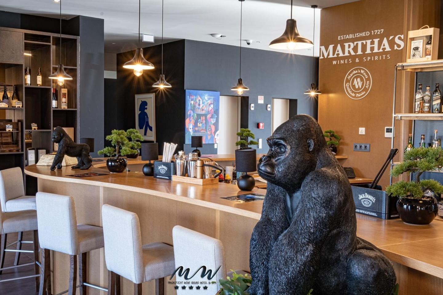 Mw Douro Wine & Spa Santa Marta de Penaguiao Exterior photo Martha's Wine Bar